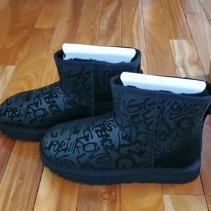 New in box Ugg mini graffiti boots